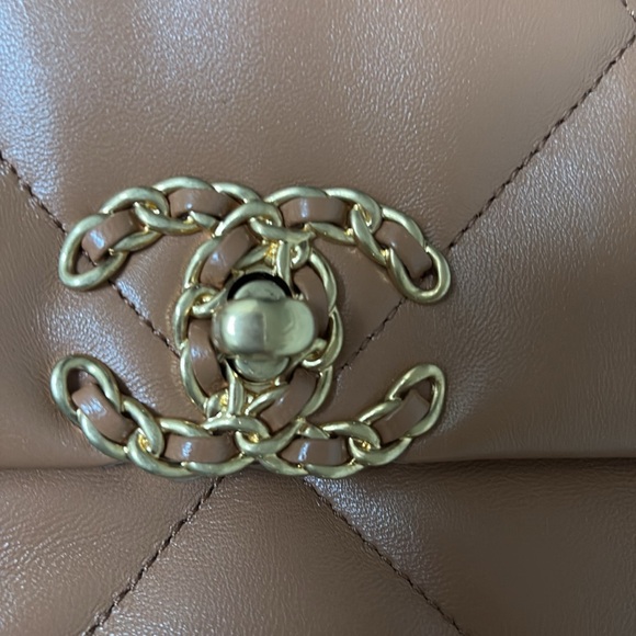 Chanel 19 caramel bag - Picture 7 of 16